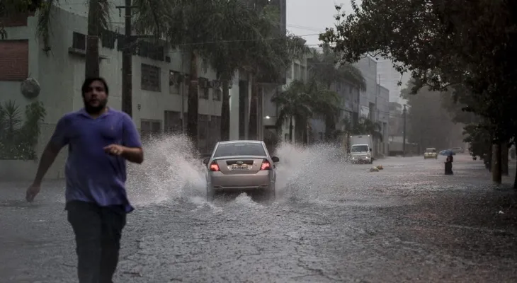 Defesa Civil emite alerta severo para capital paulista