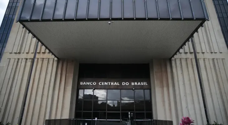 Mercado financeiro reduz para 4,72% previsão de inflação em 2025