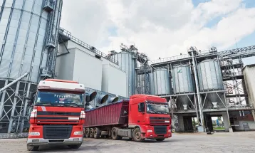 Três pessoas são condenadas por contrabando de farelo de soja