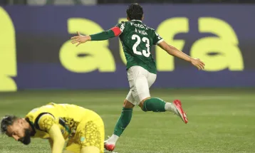 Líder Palmeiras defende a ponta contra o Massa Bruta