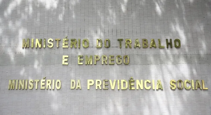 Empresas têm até quarta-feira (15) para divulgar relatório de transparência salarial