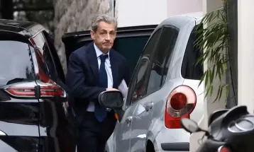 Nicolas Sarkozy se torna o primeiro ex-presidente francês preso desde 1945