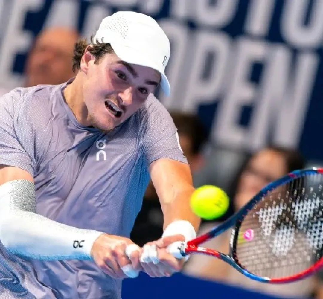João Fonseca vence top 40 do ranking e avança no ATP de Basel