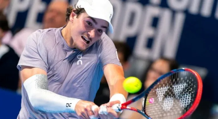 João Fonseca vence top 40 do ranking e avança no ATP de Basel