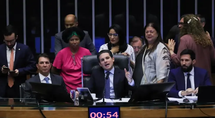Câmara rejeita recurso e envia ao Senado projeto que regulamenta ações do STF