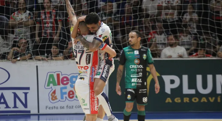 Cascavel goleia o Marreco e larga em vantagem nas quartas do Paranaense Série Ouro