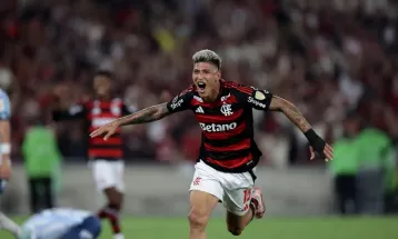 Carrascal decide e Flamengo fica em vantagem na semi da Libertadores