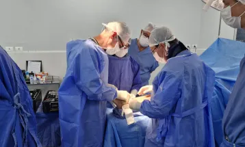 Hospital do Trabalhador realiza primeira cirurgia de artroplastia de tornozelo no SUS no Paraná
