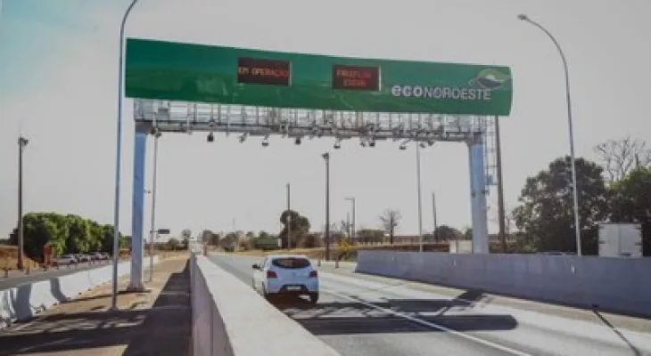 Motoristas da Dutra não poderão ser multados por falta de pagamento no sistema free flow