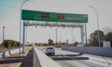 Motoristas da Dutra não poderão ser multados por falta de pagamento no sistema free flow