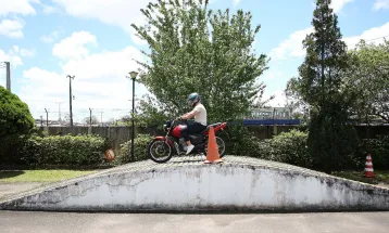CNH para moto: exames práticos no Paraná não terão mais rampa como obstáculo
