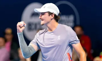 João Fonseca entra para o top 30 da ATP e iguala feito de Federer e Djokovic