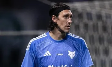 Palmeiras pode ser punido após torcedor arremessar garrafa em goleiro Cássio