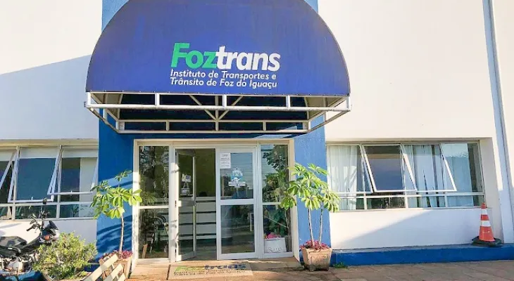 Multas bancam folha e contratos no Foztrans sob gestão General Silva e Luna