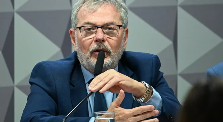 Ex-diretor do INSS é questionado sobre repasses de empresa ligada ao “Careca do INSS” em CPMI
