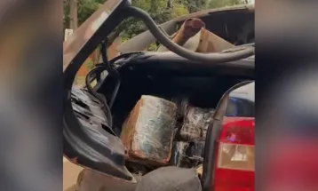 Motorista foge da PRF, capota carro e é preso com 150 quilos de maconha; confira perseguição