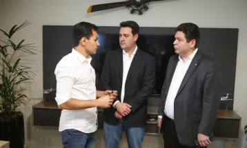 Ratinho Junior anuncia plataforma de combate a incêndios de grande altura para Cascavel