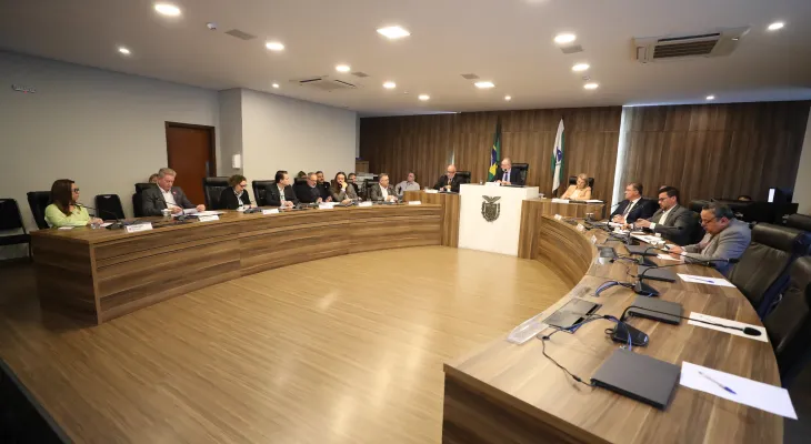 Paraná amplia cirurgias e supera metas de saúde em prestação de contas na Alep