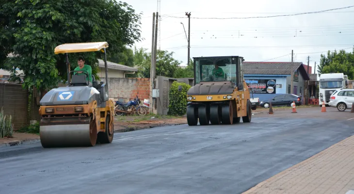 Prefeitura de Corbélia realiza nova pavimentação na Avenida Paraná sem custos ao município
