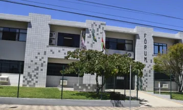 Homem é preso em flagrante por ameaçar ex-companheira dentro de fórum em Curitibanos