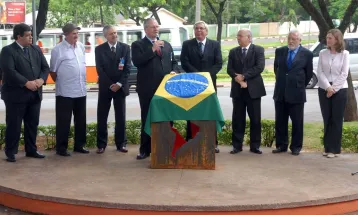 Ministério Público é acionado após retirada do Monumento à Democracia em Foz do Iguaçu