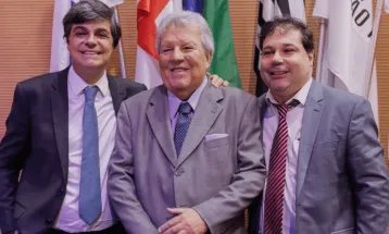 Aos 81 anos, engenheiro realiza sonho e recebe carteira da OAB em São Paulo