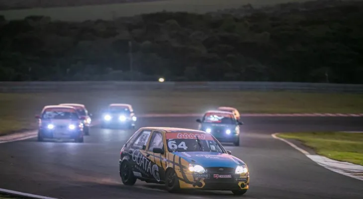 Noite de Cascavel de Ouro no Zilmar Beux neste sábado