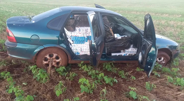 Condutor foge da PM na BR-277, abandona veículo em plantação e é preso por contrabando