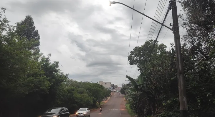 Quarta-feira (05) promete chuva e ventos fortes