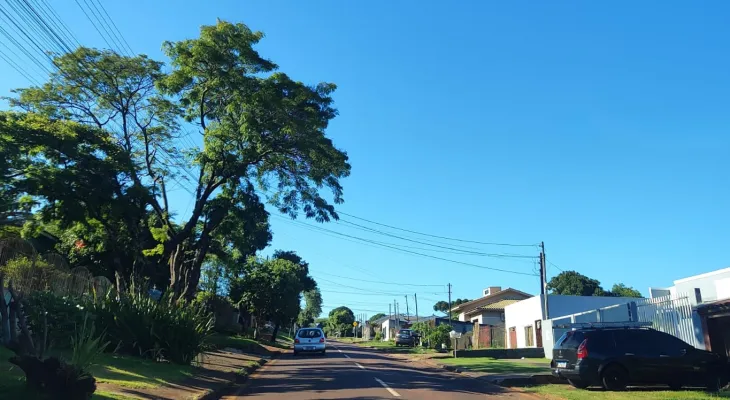 Quinta-feira de sol e clima agradável em Cascavel