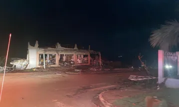 Duas pessoas estão desaparecidas após passagem de tornado, diz Defesa Civil