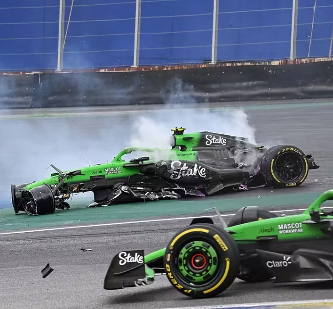 Bortoleto escapa ileso de forte acidente no S do Senna, e Norris vence sprint do GP de São Paulo