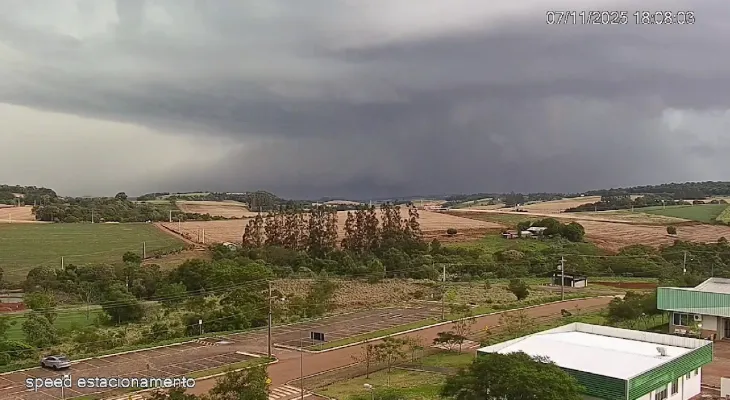 Impressionante: vídeo mostra chegada de tornado que devastou Rio Bonito do Iguaçu