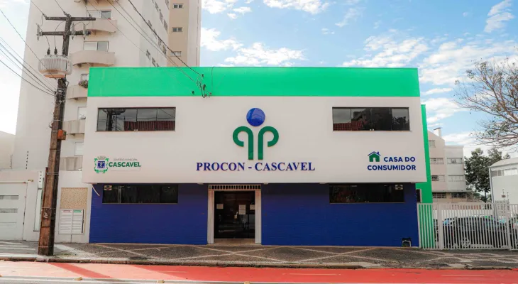Procon alerta consumidores de Cascavel para golpes e falsos descontos na Black Friday