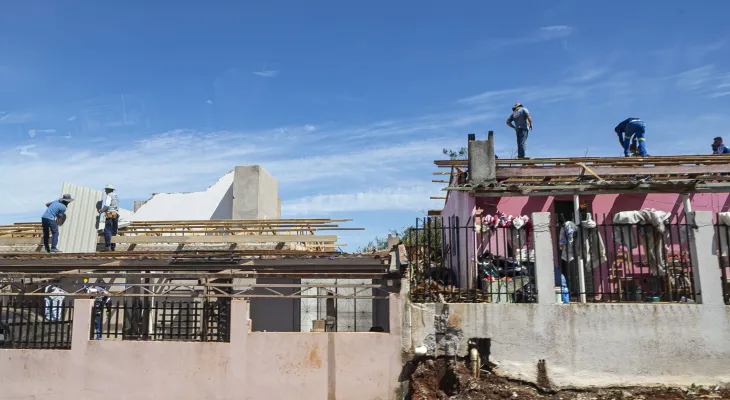 Defesa Civil entrega mais de 5 mil telhas e Estado inicia reconstrução em Rio Bonito do Iguaçu