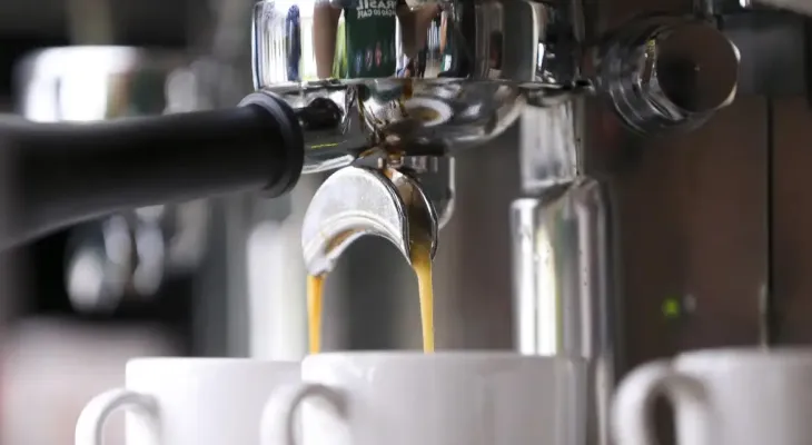 Estudo diz que beber café reduz risco de arritmia cardíaca