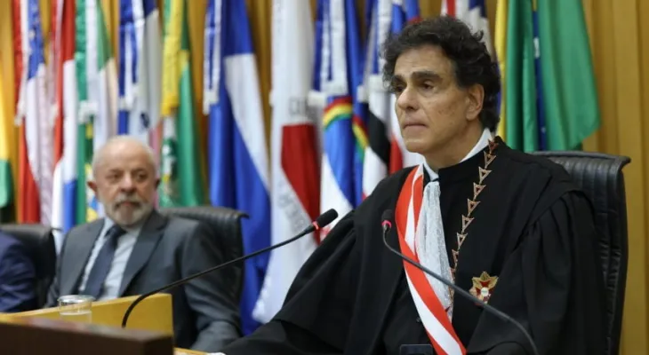 Presidente do TST defende revisão dos altos salários do Judiciário