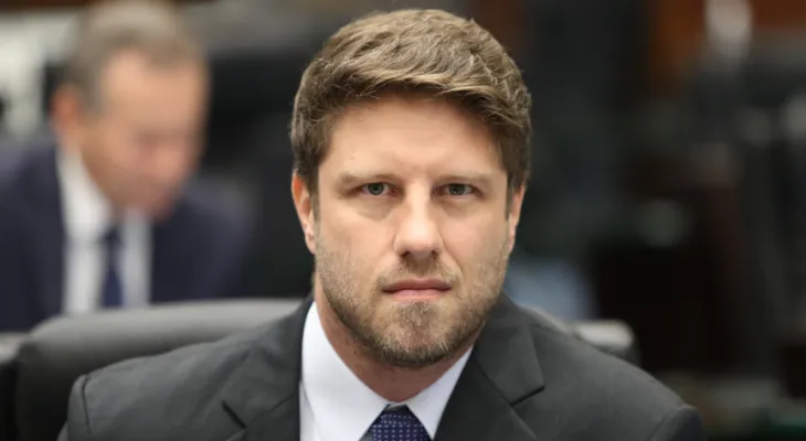 Requião Filho critica gestão Ratinho e promete rever privatizações