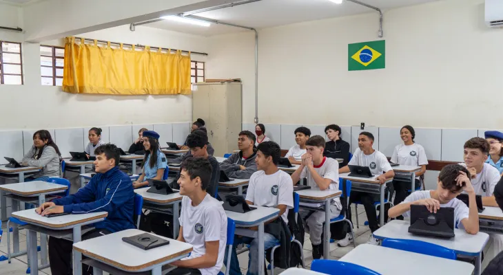 Educação consulta expansão dos modelos cívico-militar e Parceiro da Escola em novembro