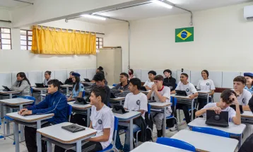 Educação consulta expansão dos modelos cívico-militar e Parceiro da Escola em novembro