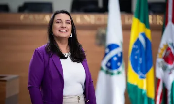 Crise política em Curitiba: cassação da Professora Ângela chega a plenário nesta terça-feira