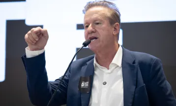 SC debate crise do leite, e deputado Luis Corti defende expansão da lei paranaense