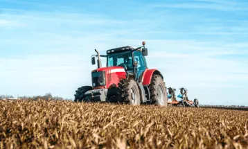 TJRS impede negativação de produtor rural, mas mantém cobrança de dívida por trator financiado