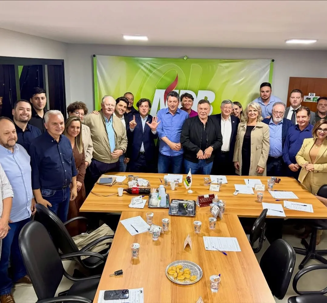 Eleições 2026: De volta à casa: Alvaro Dias “bate martelo” ao MDB