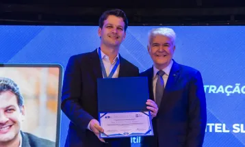 Eduardo Pimentel recebe homenagem do Conselho Regional de Administração