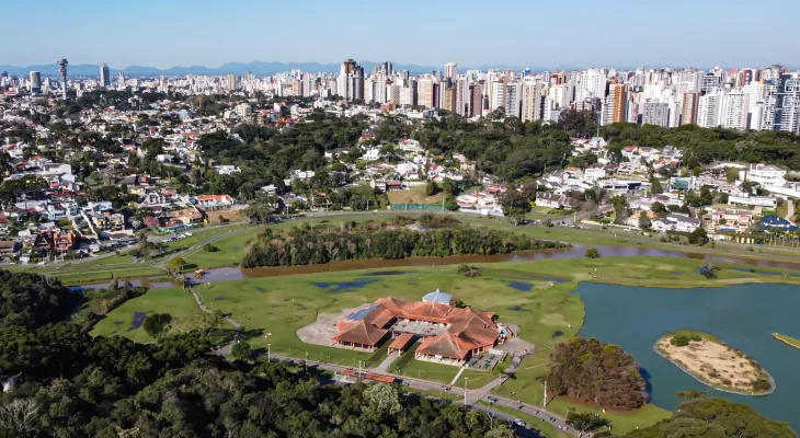 Paraná tem 79% das cidades com desempenho médio ou alto em renda, educação e saúde, aponta IPDM
