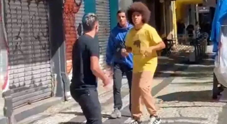 Deputado Renato Freitas se envolve em briga no centro de Curitiba; vídeo mostra troca de socos