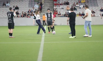 Partida solidária organizada pela Assembleia reúne ídolos do esporte e arrecada recursos para reconstrução de Rio Bonito do Iguaçu