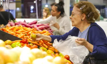 Sacolão da Família faz 28 anos e mantém preço único de R$ 3,99 em Curitiba
