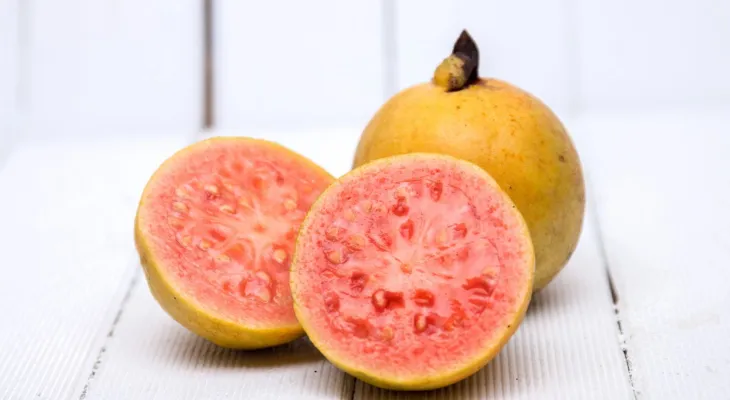 Receitas do Chef Ângelo Omar: o sabor da goiaba em mini sonhos, crumble e barbecue